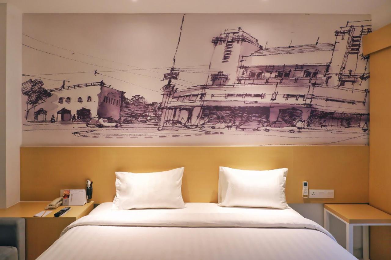 Palm Park Hotel Surabaya Eksteriør billede