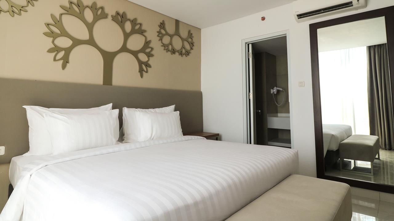 Palm Park Hotel Surabaya Eksteriør billede