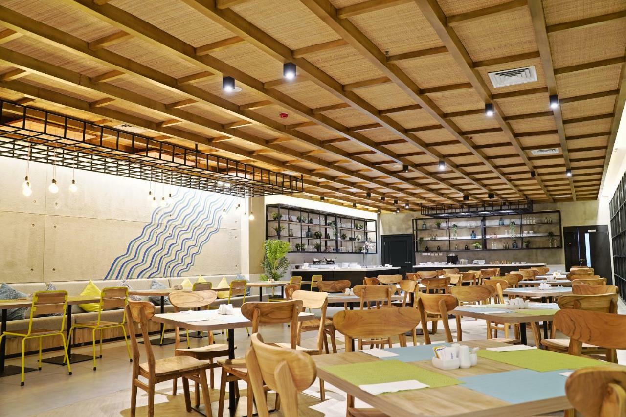 Palm Park Hotel Surabaya Eksteriør billede