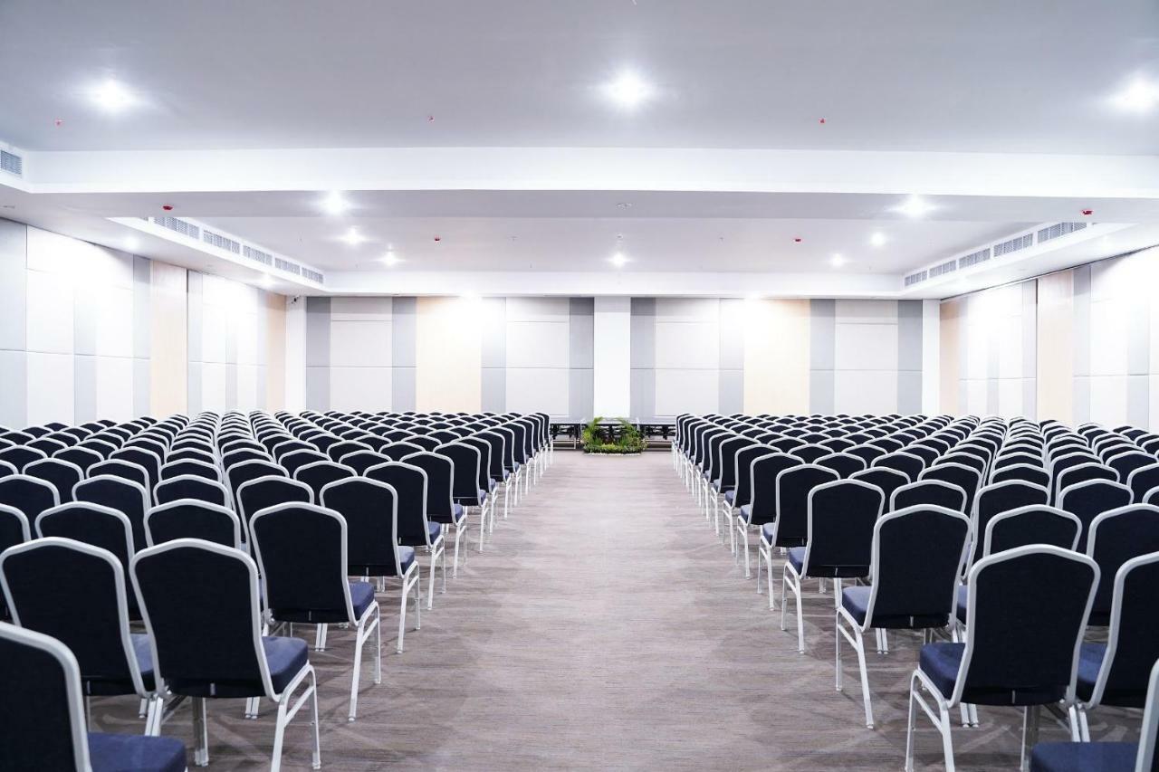 Palm Park Hotel Surabaya Eksteriør billede